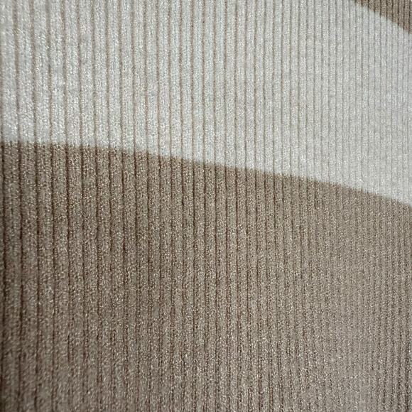 By Together Collection Tan & White Ribbed Cuff Sleeve Sweater Size Medium - Picture 4 of 6